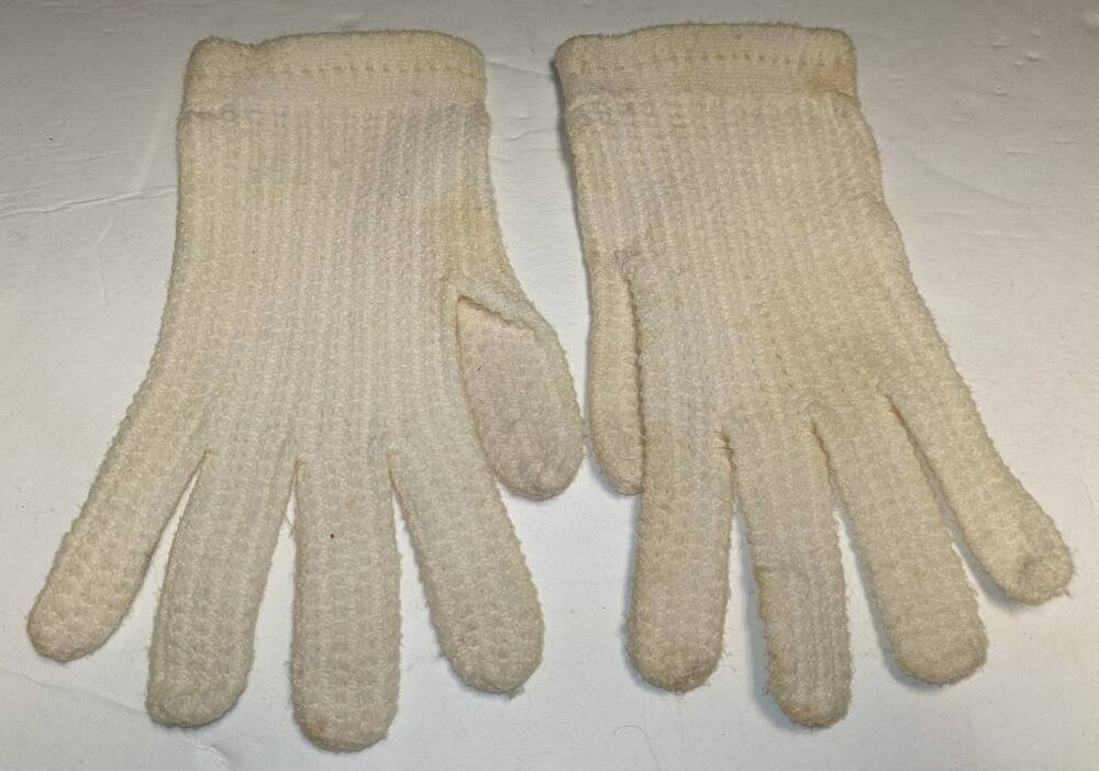Vintage Wrist Length Knit Gloves Off White Cream Shorties STAINED